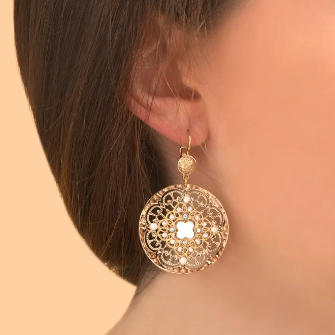 Angelique sleeper earrings - white