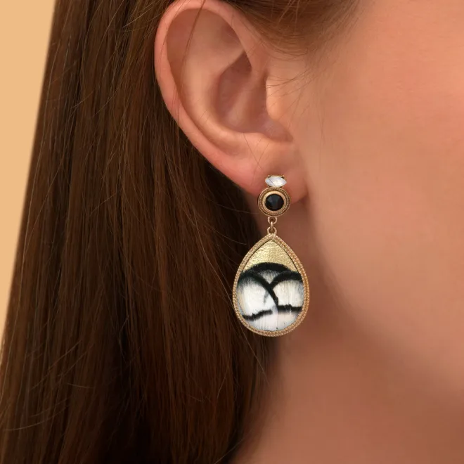 Fujita pierced stud earrings - white