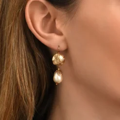 Lucy sleeper earrings - white