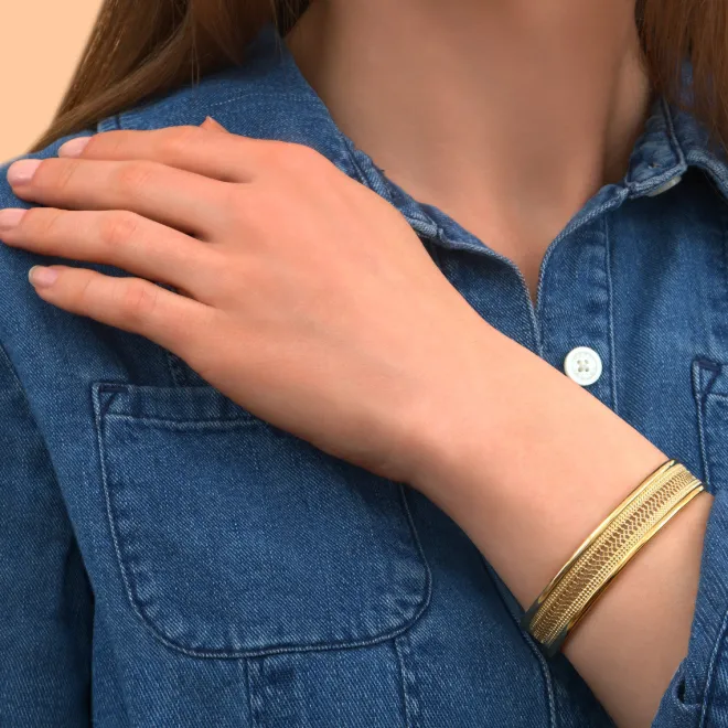 Noor adjustable bangle bracelet for women - gold